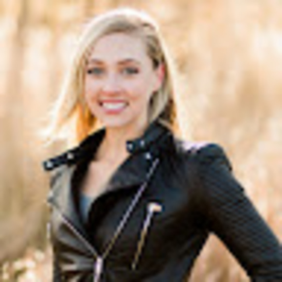 Meet your Posher, Nicole - Picture 1 of 1